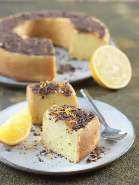 Gâteau de semoule à l’orange et au chocolat